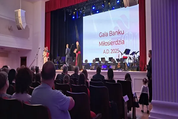 Profesjonalne tłumaczenia symultaniczne angielski Poznań podczas kongresu branżowego